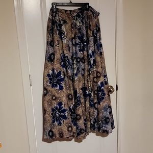 Maxi skirt